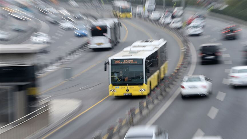 Bugün toplu taşıma ücretsiz mi? YKS nedeniyle Otobüs, Metro, Metrobüs, Ankaray, İzban ücret durumu merak ediliyor Bugün toplu taşıma ücretsiz mi? YKS nedeniyle Otobüs, Metro, Metrobüs, Ankaray, İzban ücret durumu merak ediliyor - 1. Resim