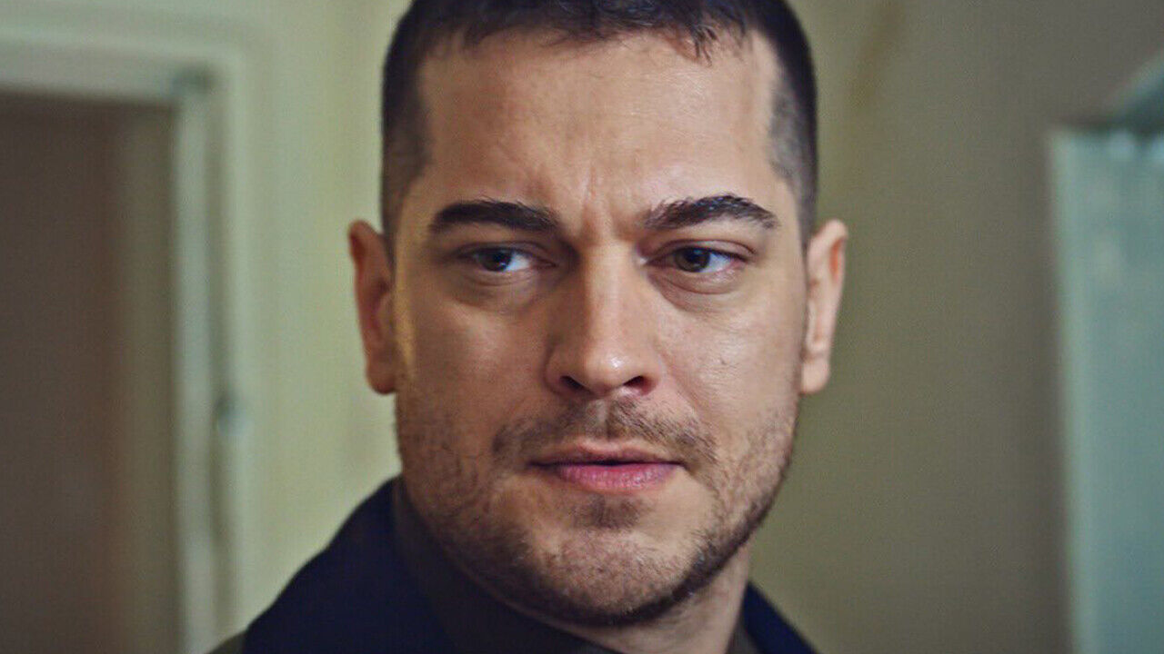 Çağatay Ulusoy komşu ülke vatandaşı oldu! Görevli paylaştı, gerçek ortaya çıktı Çağatay Ulusoy komşu ülke vatandaşı oldu! Görevli paylaştı, gerçek ortaya çıktı - 1. Resim