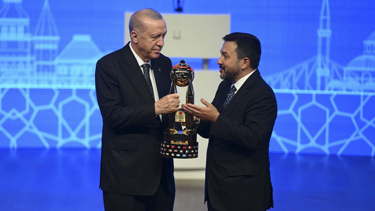 ICYF’ten Cumhurbaşkanı Erdoğan’a “Büyük Gençlik Ödülü” ICYF’ten Cumhurbaşkanı Erdoğan’a “Büyük Gençlik Ödülü”