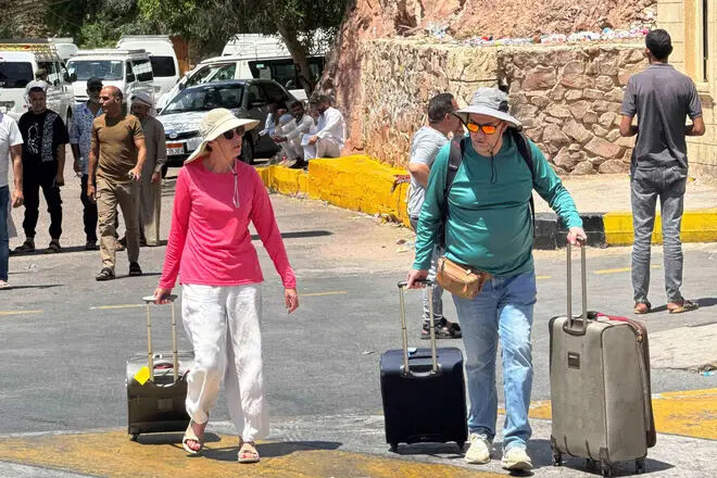 İsrail, İsfahan nükleer tesisini vurdu! Sızıntı var mı? İran'dan açıklama geldi İsrail, İsfahan nükleer tesisini vurdu! Sızıntı var mı? İran'dan açıklama geldi - 1. Resim