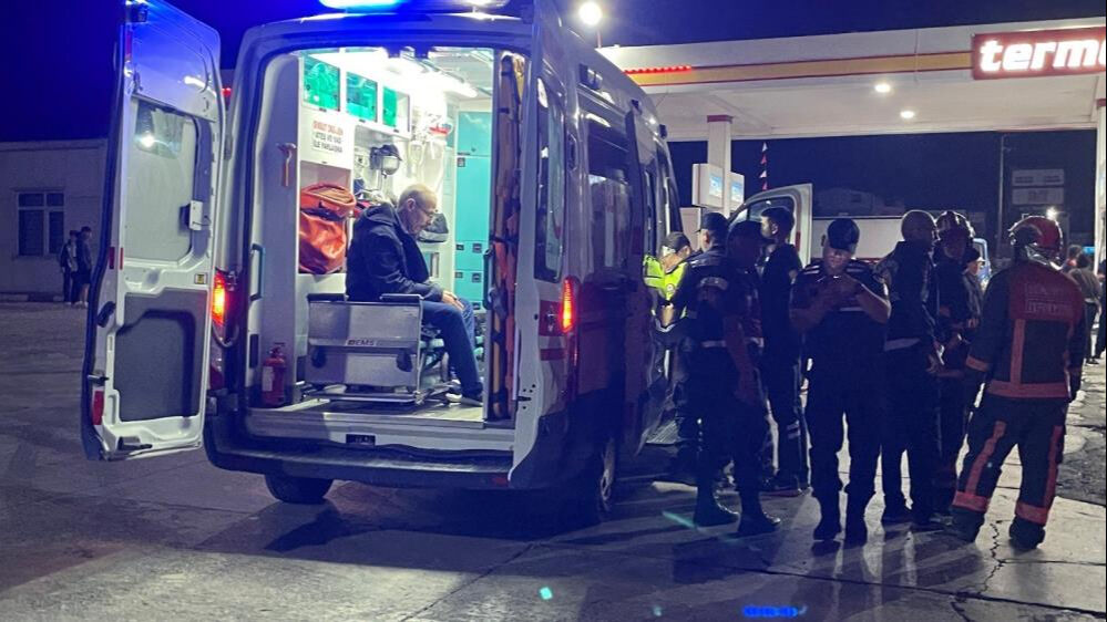 Sakarya'da yolcu otobüsü tıra çarptı! Çok sayıda yaralı var Sakarya'da yolcu otobüsü tıra çarptı! Çok sayıda yaralı var - 6. Resim