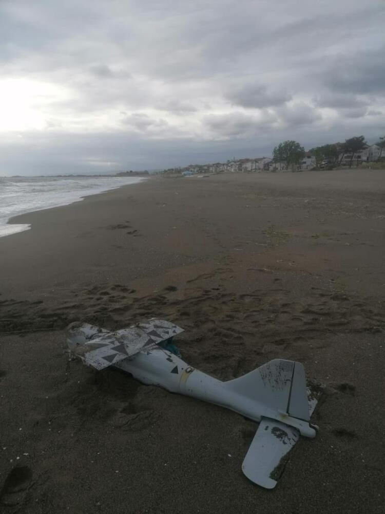 Savaş bölgesinden Sakarya'ya sürüklendi! Halk plajında İHA bulundu, inceleme başlatıldı Savaş bölgesinden Sakarya'ya sürüklendi! Halk plajında İHA bulundu, inceleme başlatıldı - 3. Resim