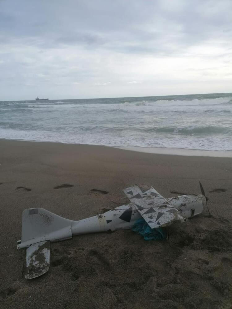 Savaş bölgesinden Sakarya'ya sürüklendi! Halk plajında İHA bulundu, inceleme başlatıldı Savaş bölgesinden Sakarya'ya sürüklendi! Halk plajında İHA bulundu, inceleme başlatıldı - 2. Resim