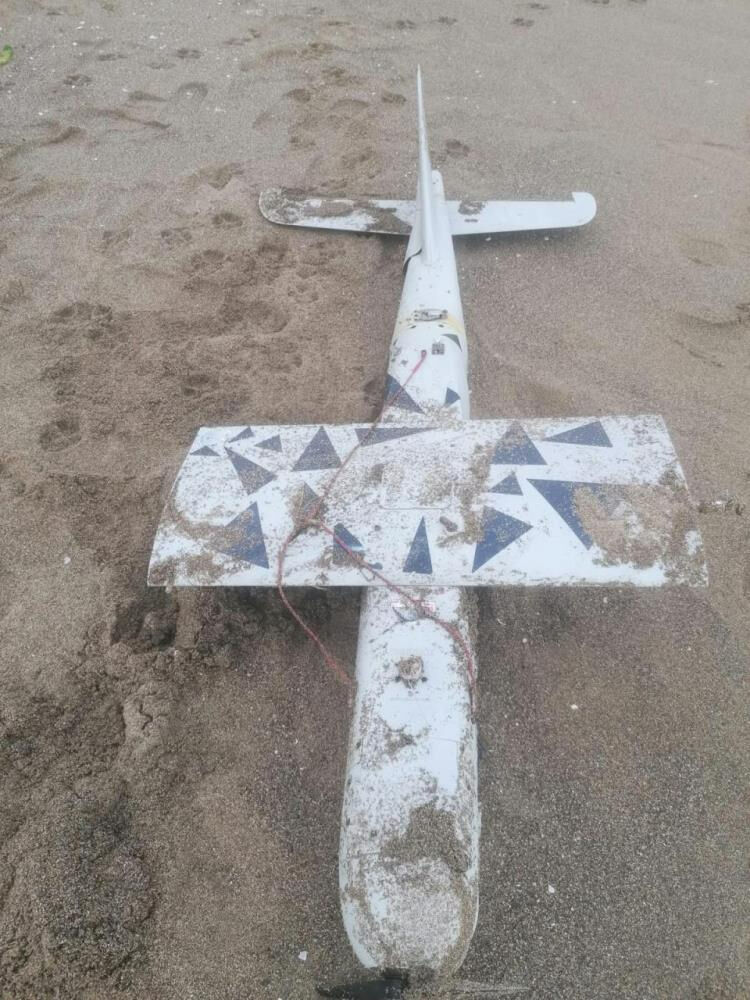 Savaş bölgesinden Sakarya'ya sürüklendi! Halk plajında İHA bulundu, inceleme başlatıldı Savaş bölgesinden Sakarya'ya sürüklendi! Halk plajında İHA bulundu, inceleme başlatıldı - 1. Resim