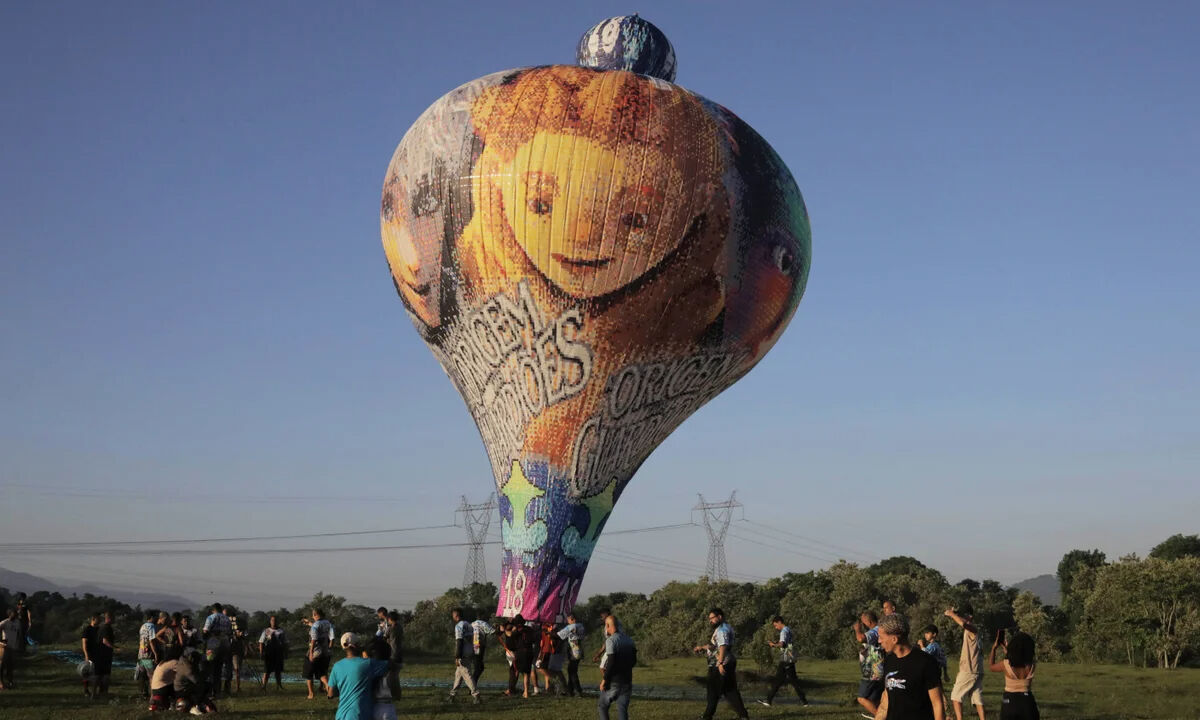 Sıcak hava balonu düştü, 8 kişi feci şekilde can verdi - 1. Resim