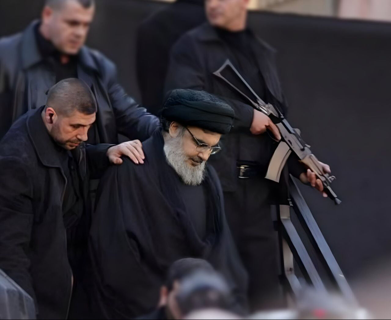 Tahran'da bir suikast daha! 40 yıllık koruması da öldürüldü Tahran'da bir suikast daha! 40 yıllık koruması da öldürüldü - 1. Resim