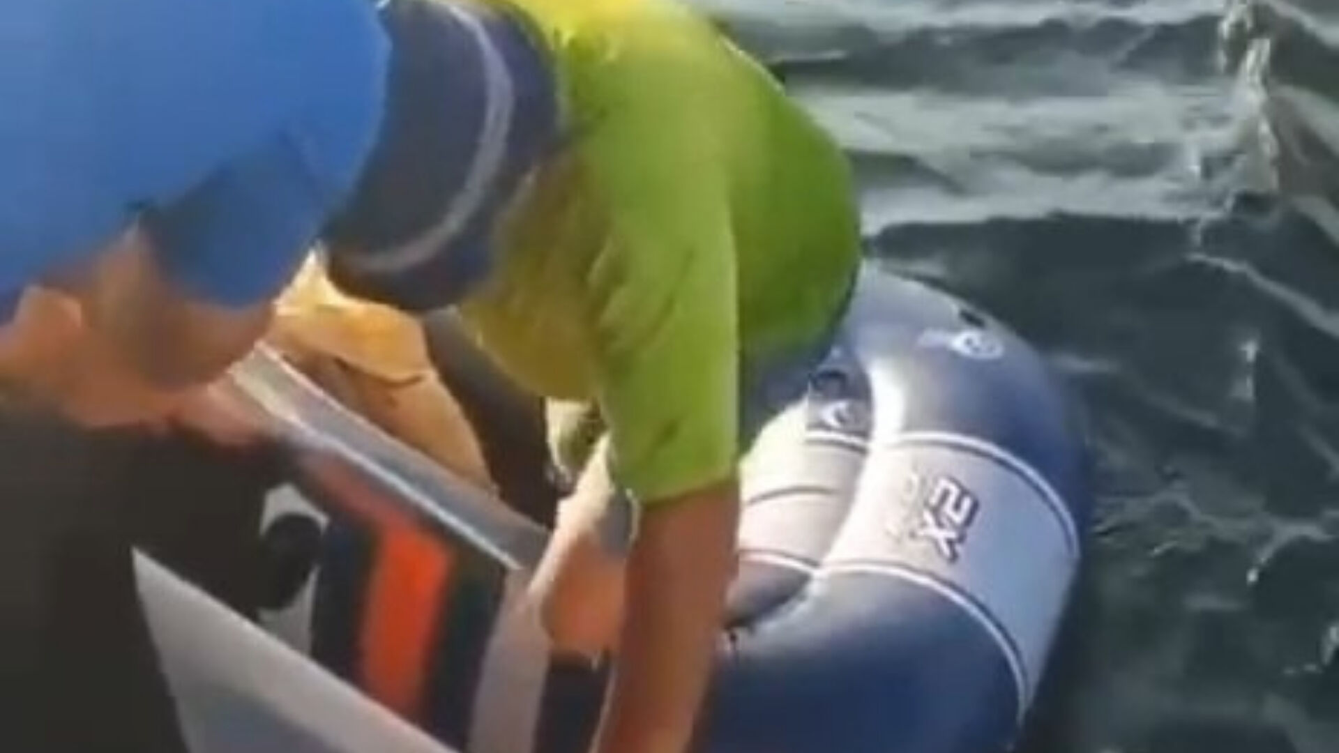 Tekirdağ sahilinde korkutan anlar! Polis harekete geçti Tekirdağ sahilinde korkutan anlar! Polis harekete geçti - 1. Resim