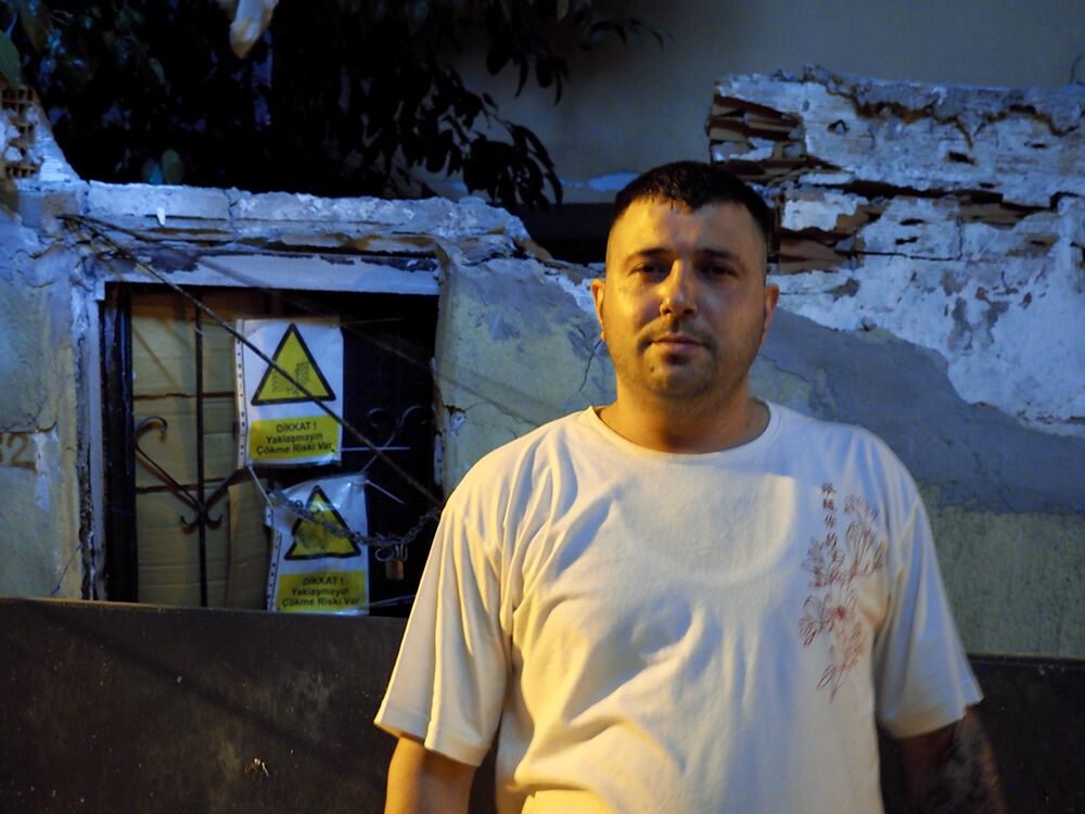 Tünel inşaatı evi yıktı! Çocuğunu uyutmaya çalışan kadın hayatının şokunu yaşadı Tünel inşaatı evi yıktı! Çocuğunu uyutmaya çalışan kadın hayatının şokunu yaşadı - 4. Resim