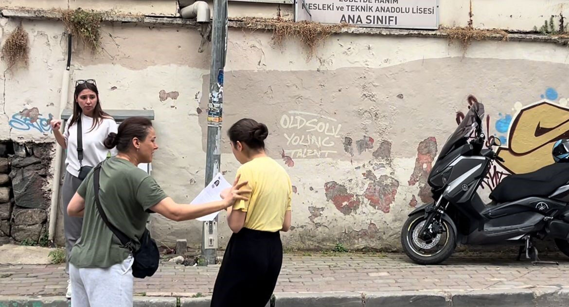 YKS öncesi panik dolu anlar! 1 dakika kala böyle yetişti YKS öncesi panik dolu anlar! 1 dakika kala böyle yetişti - 2. Resim