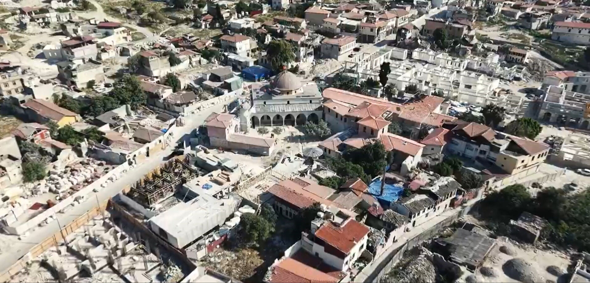 Anadolu'nun ilk camisi yerinde incelendi! Habib-i Neccar Camii restorasyonu devam ediyor Anadolu'nun ilk camisi incelendi! Habib-i Neccar Camii restorasyonu devam ediyor - 1. Resim