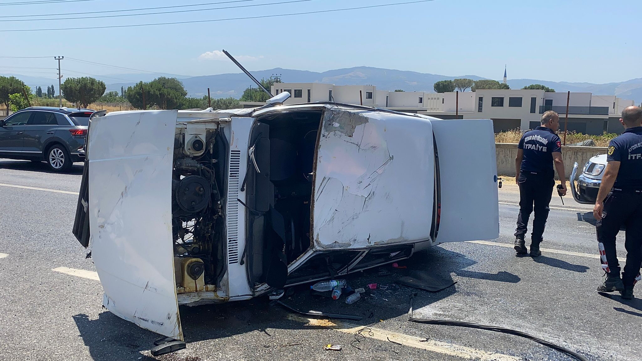 Aydın'da iki otomobil çarpıştı: Yaralılar var Aydın'da iki otomobil çarpıştı: Yaralılar var - 1. Resim