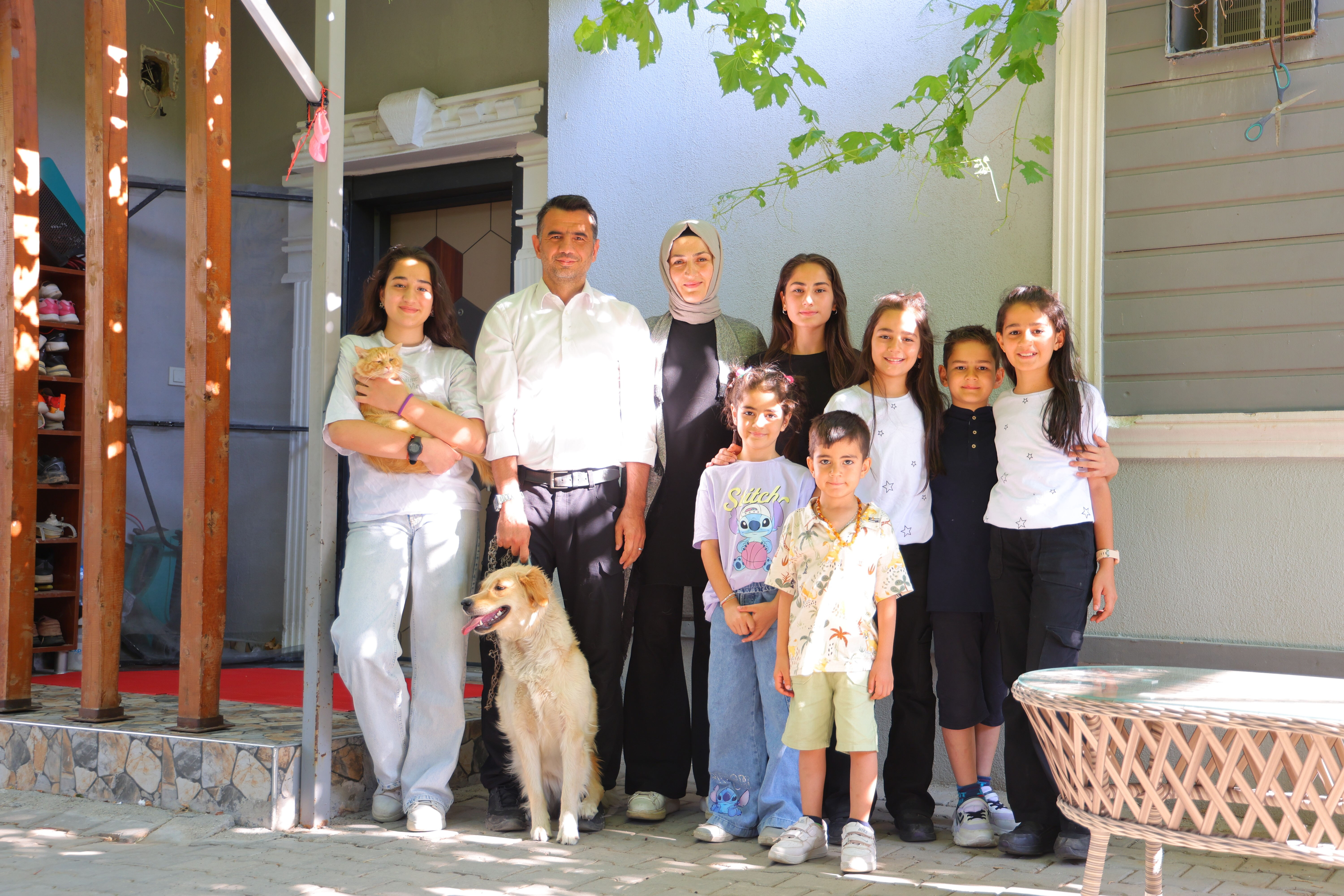 Bakan Tekin o aile için talimat vermişti: 7 çocuklu öğretmen çift hem şaşırttı hem gülümsetti Bakan Tekin o aile için talimat vermişti: 7 çocuklu öğretmen çift hem şaşırttı hem gülümsetti - 3. Resim