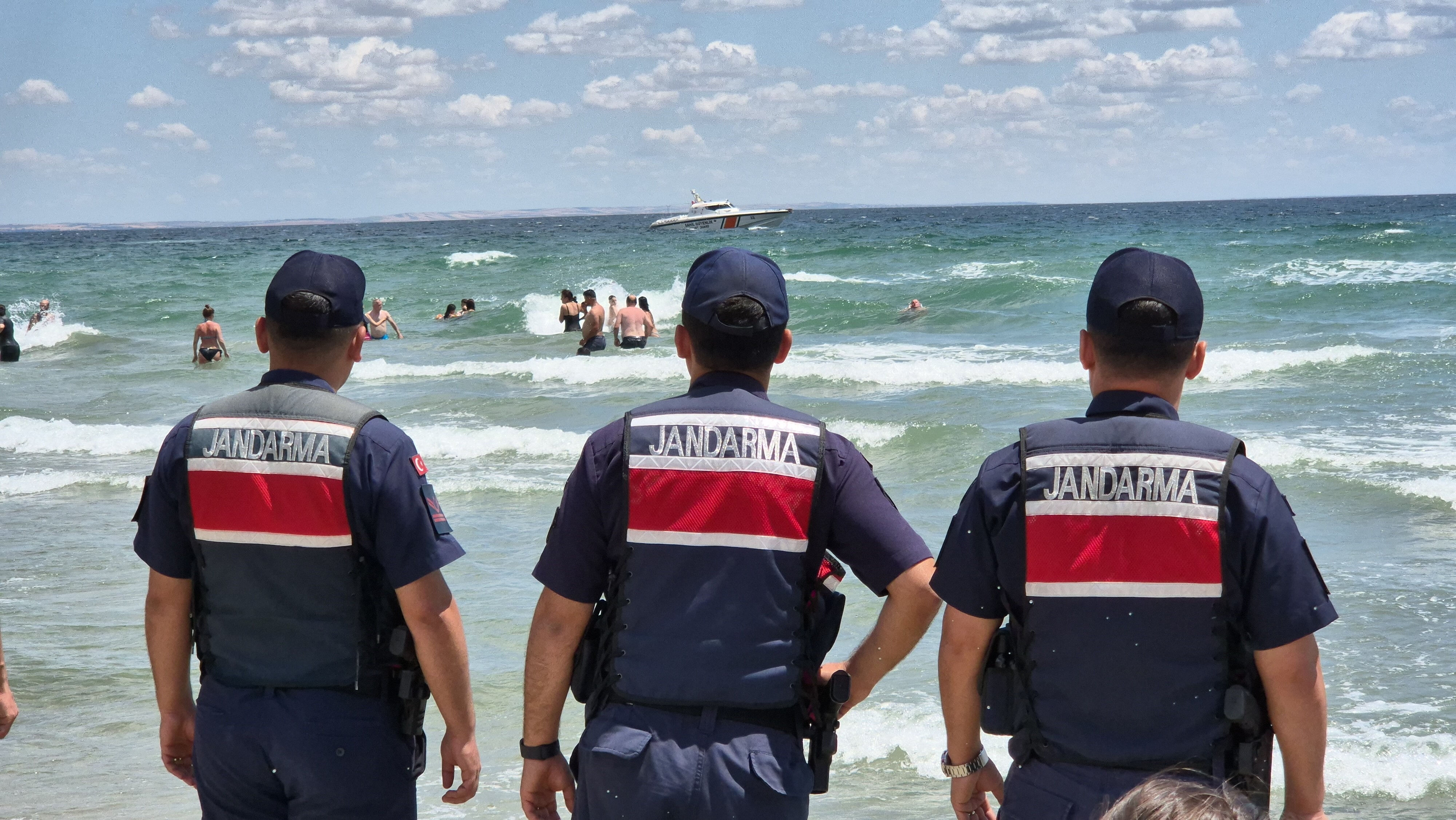 Denize girmek yasaklandı! Ekipler alarma geçti - 1. Resim