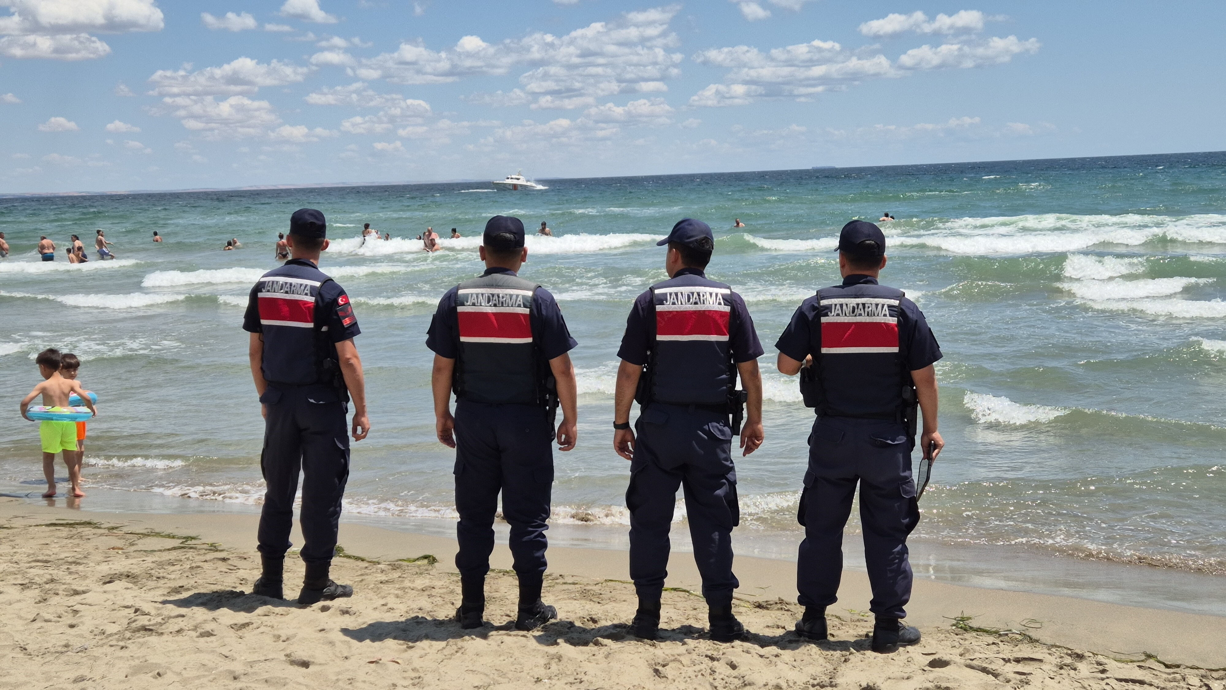 Denize girmek yasaklandı! Ekipler alarma geçti - 2. Resim