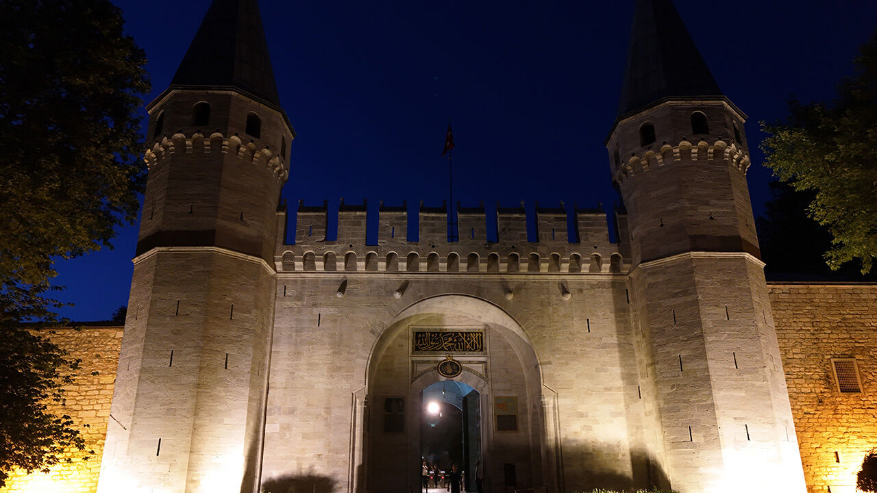 Gece uygulaması başladı! Sarayı görmek için en uygun saat belli oldu Gece uygulaması başladı! Sarayı görmek için en uygun saat belli oldu - 3. Resim