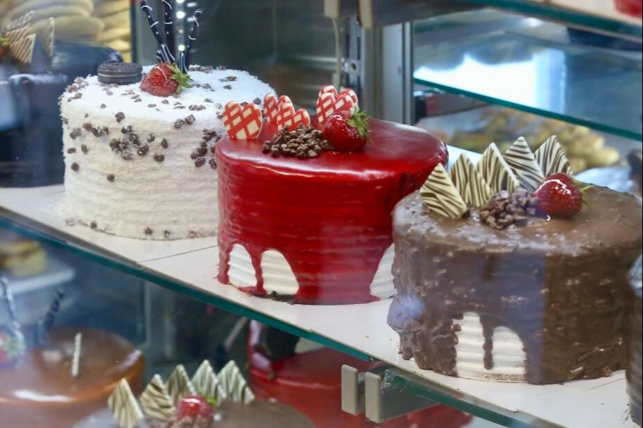 Günde 80 bin adet üretiliyor! Geliri burslara aktarılıyor, çölyak hastalarına da hitap ediyor Günde 80 bin adet üretiliyor! Öğrencilere burs veriliyor, glutensiz seçenekler ön planda - 2. Resim