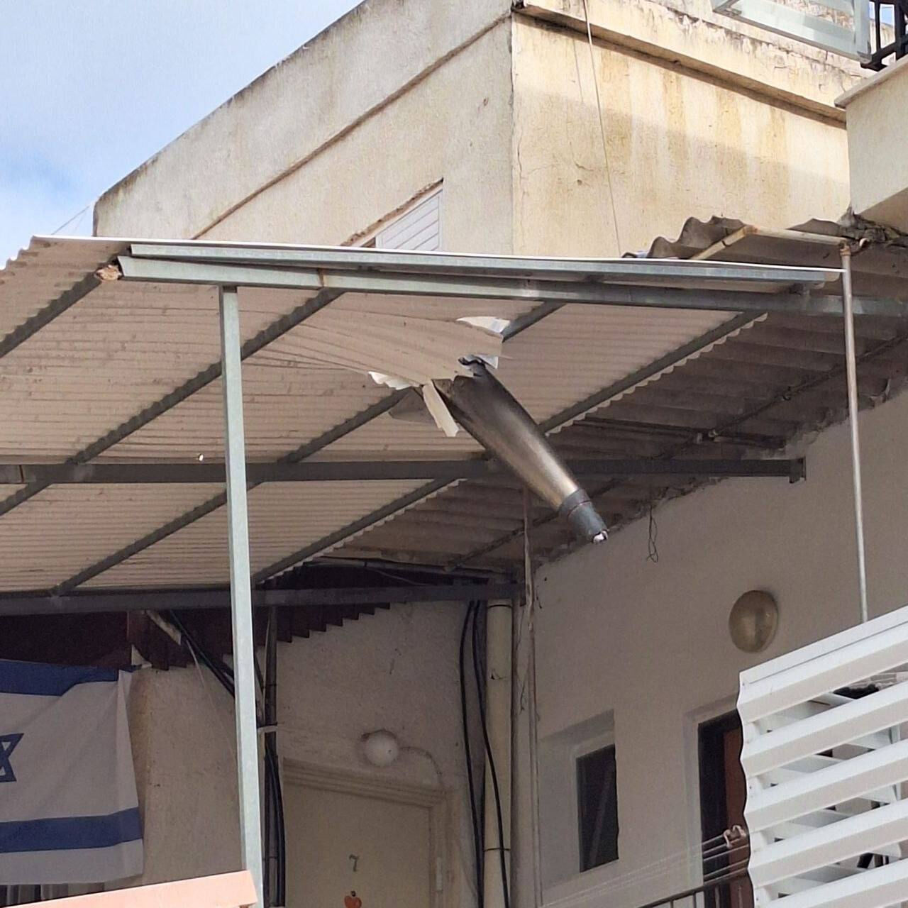 İran misillemeye geçti, İsrail'de sirenler çalıyor! Tel Aviv'de büyük yıkım var İran misillemeye geçti, İsrail'de sirenler çalıyor! Tel Aviv'de büyük yıkım var - 7. Resim