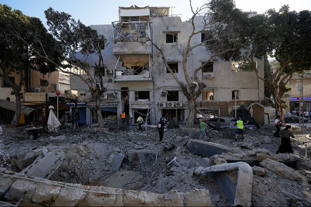 İran misillemeye geçti, İsrail'de sirenler çalıyor! Tel Aviv'de büyük yıkım var İran misillemeye geçti, İsrail'de sirenler çalıyor! Tel Aviv'de büyük yıkım var - 3. Resim