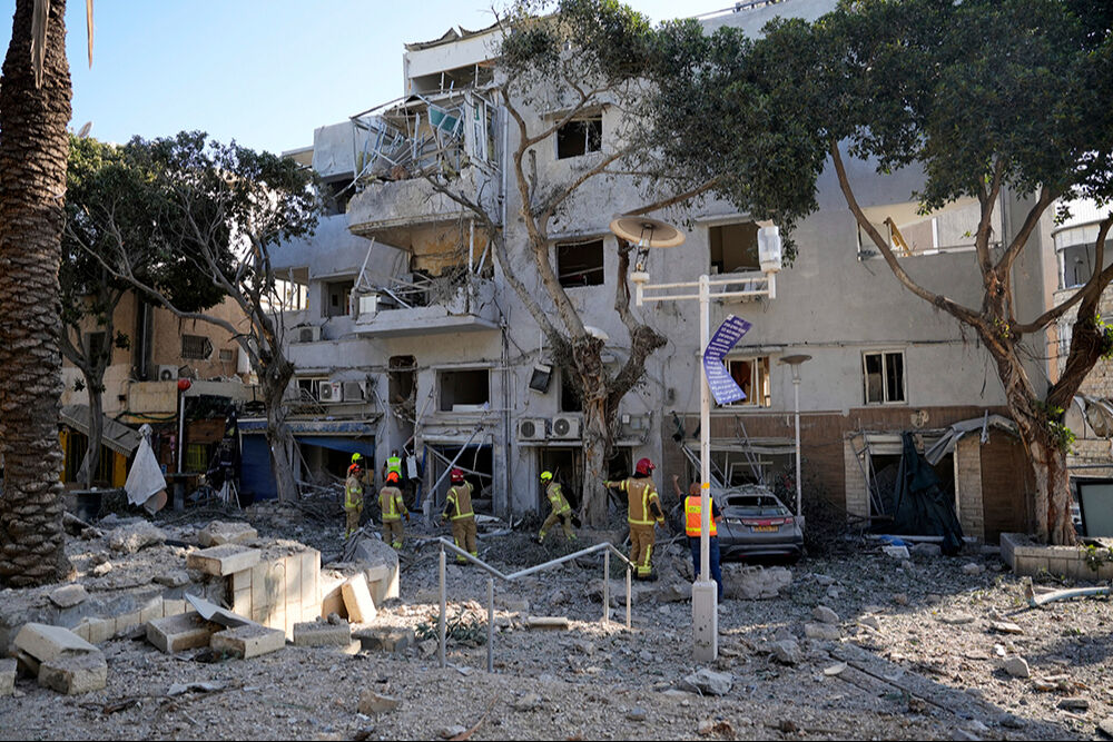 İran misillemeye geçti, İsrail'de sirenler çalıyor! Tel Aviv'de büyük yıkım var İran misillemeye geçti, İsrail'de sirenler çalıyor! Tel Aviv'de büyük yıkım var - 6. Resim