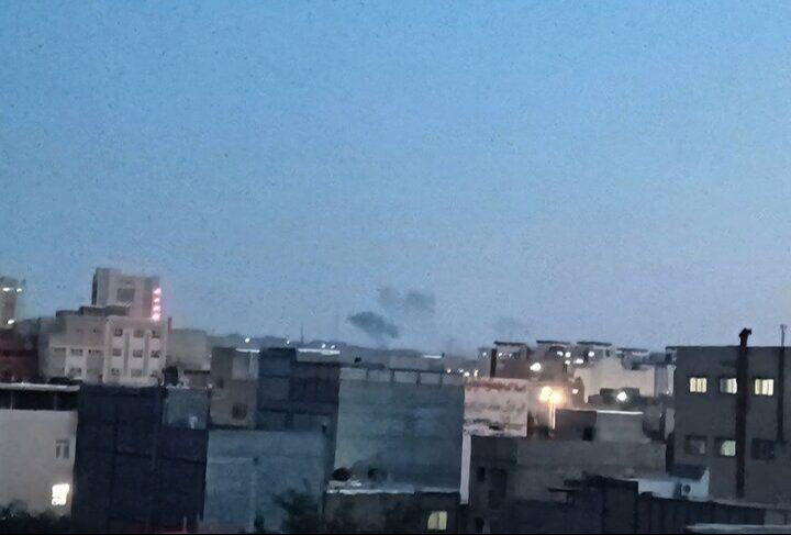 İran'ın Buşehr nükleer santrali yakınında patlama meydana geldi - 1. Resim