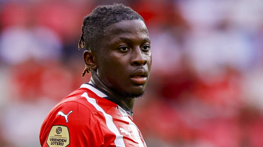 Jose Mourinho sol bek problemini vatandaşıyla çözecek! Mourinho'nun gözdesi Silva Jose Mourinho sol bek problemini vatandaşıyla çözecek! Mourinho'nun gözdesi Silva - 2. Resim