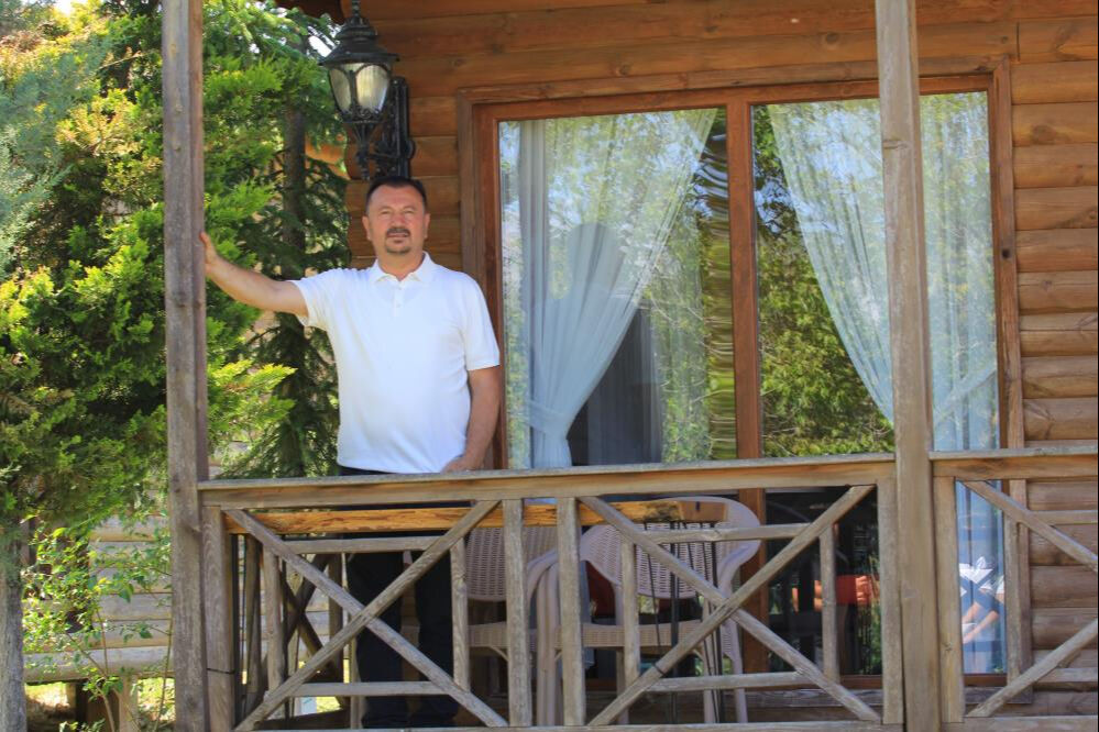 Kuveyt, Suudi Arabistan, Katar, Japonya... Dünyanın her yerinden geliyorlar! Babaannesine ait tarla hayatını değiştirdi Kuveyt, Suudi Arabistan, Katar, Japonya... Dünyanın her yerinden geliyorlar! Babaannesine ait tarla hayatını değiştirdi - 3. Resim