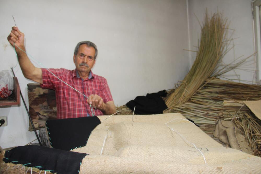 Öğretmenlikten vazgeçti, bu işi seçti! Ustası 'cumhurbaşkanı maaşı kazanıyorum' deyince başladı, 60 senedir... - 5. Resim