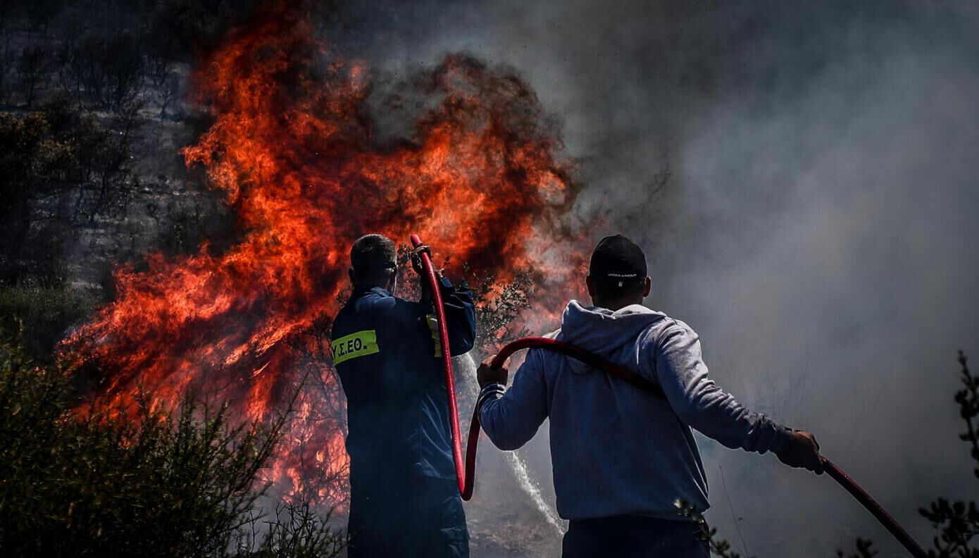 Yunanistan'da tahliye emri verildi: Alevler kontrolden çıktı: Belediye başkanları isyan etti Yunanistan'da tahliye emri verildi: Alevler kontrolden çıktı: Belediye başkanları isyan etti - 1. Resim