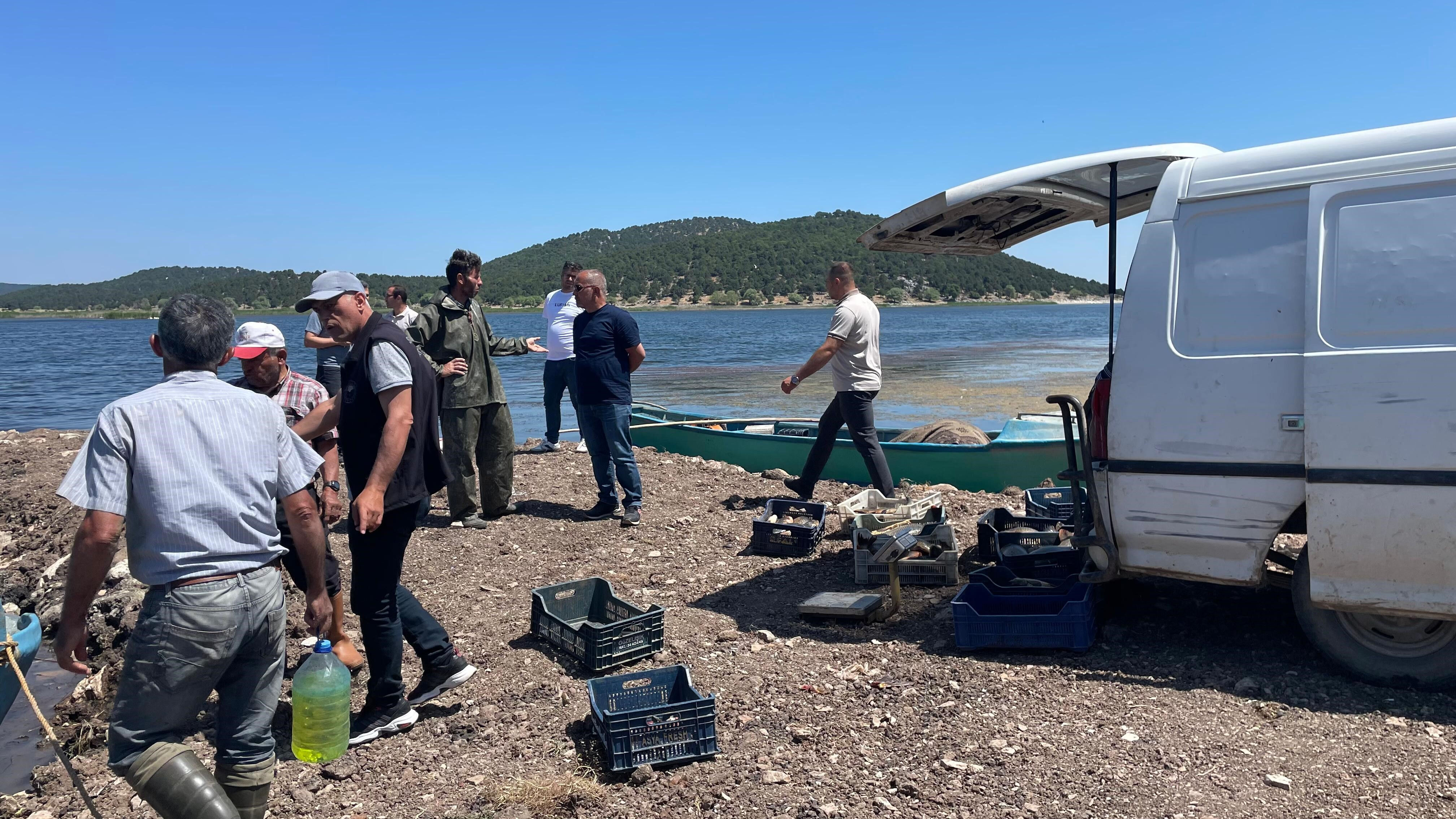 17 kiloluk bereket! Bir anda oltaya takıldı, balıkçılar şaştı kaldı - 1. Resim