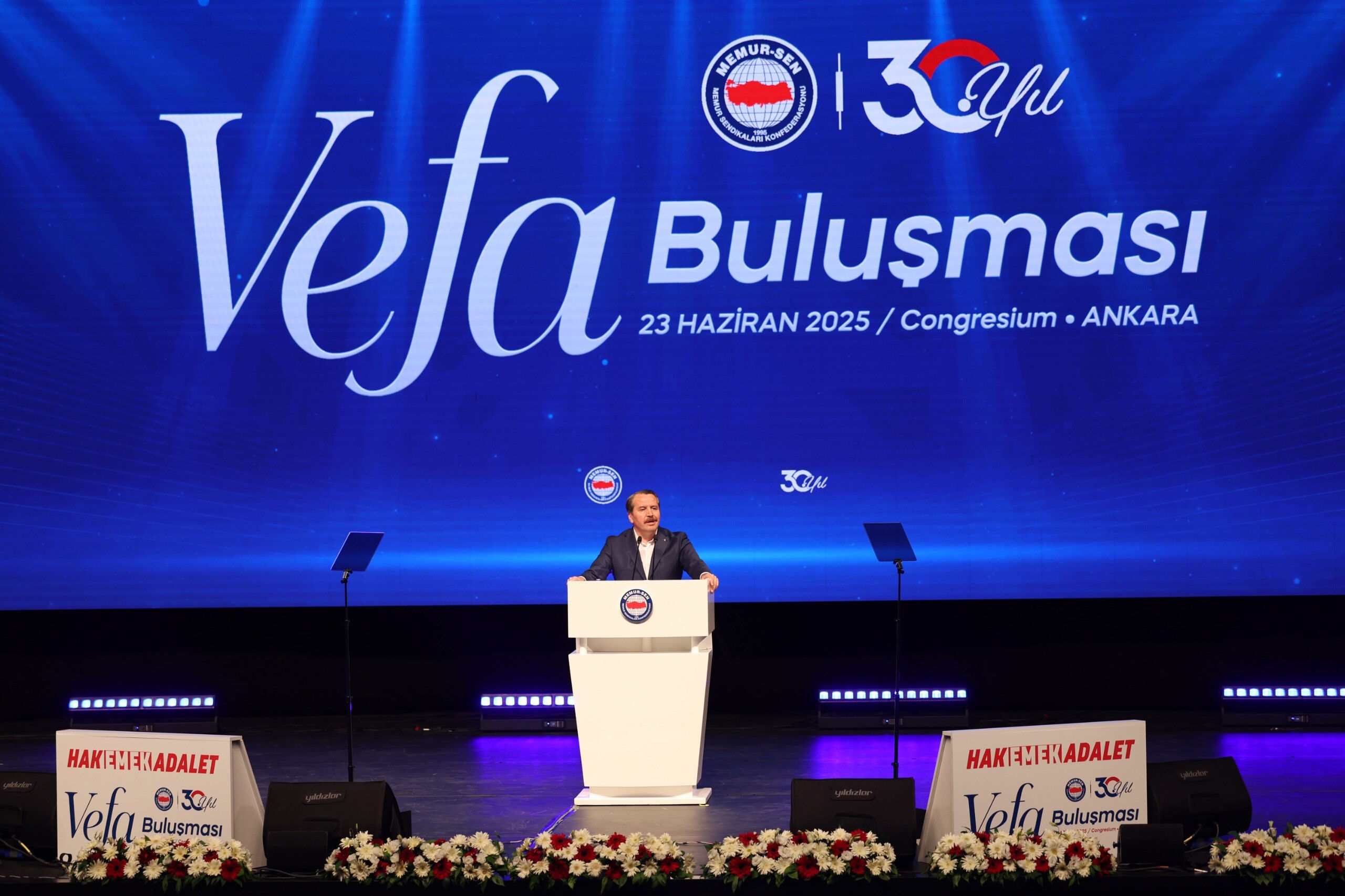 3600 ek gösterge için önemli açıklama! Memur-Sen Başkanı Yalçın toplu sözleşmeyi işaret etti - 2. Resim