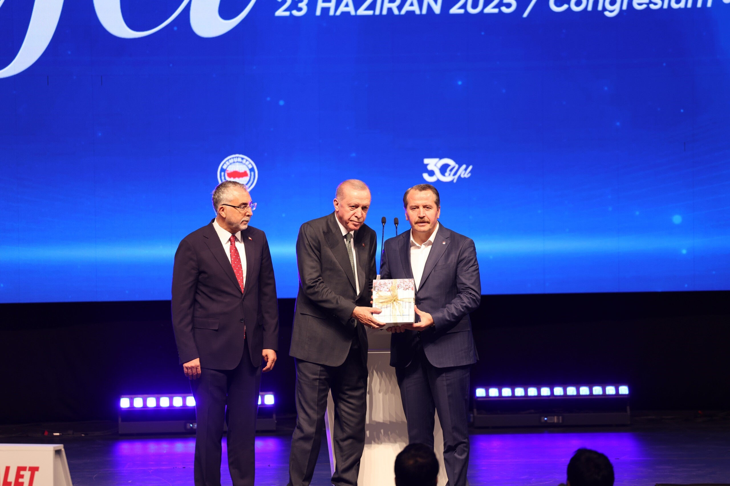 3600 ek gösterge için önemli açıklama! Memur-Sen Başkanı Yalçın toplu sözleşmeyi işaret etti - 3. Resim