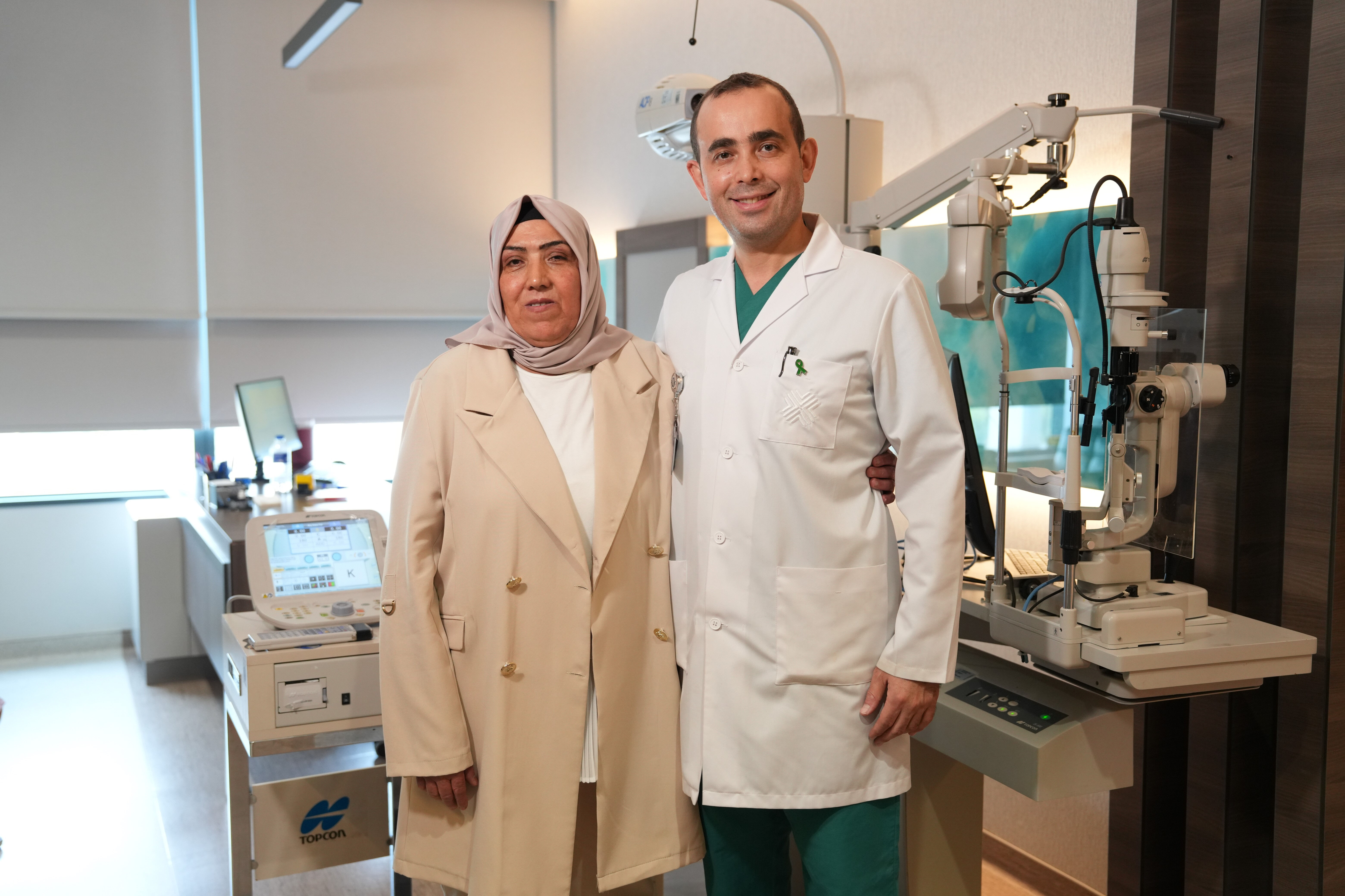 53 yıllık karanlık bitti! Riskli ameliyatla gözleri açıldı 53 yıllık karanlık bitti! Riskli ameliyatla gözleri açıldı - 2. Resim