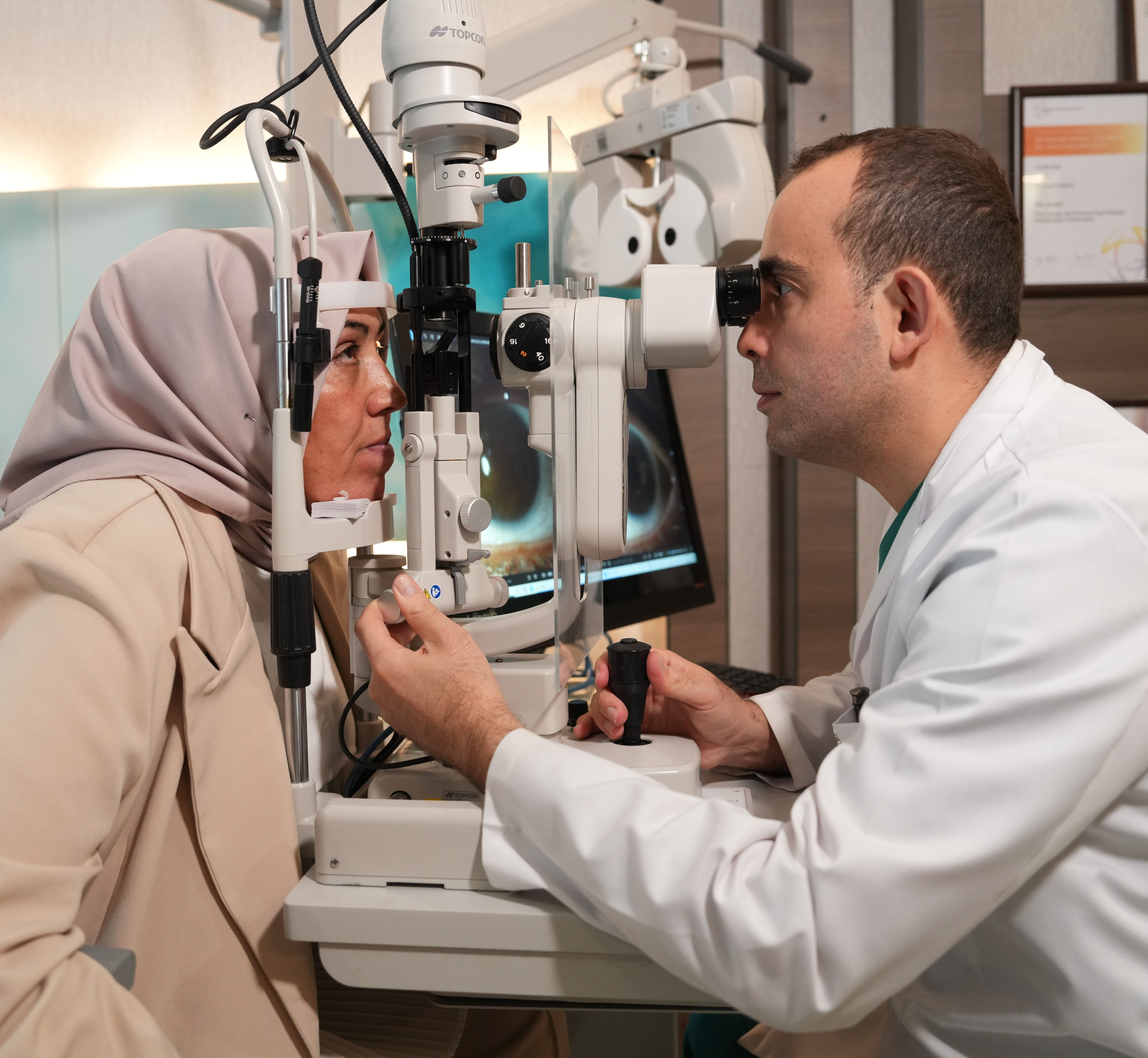 53 yıllık karanlık bitti! Riskli ameliyatla gözleri açıldı 53 yıllık karanlık bitti! Riskli ameliyatla gözleri açıldı - 3. Resim