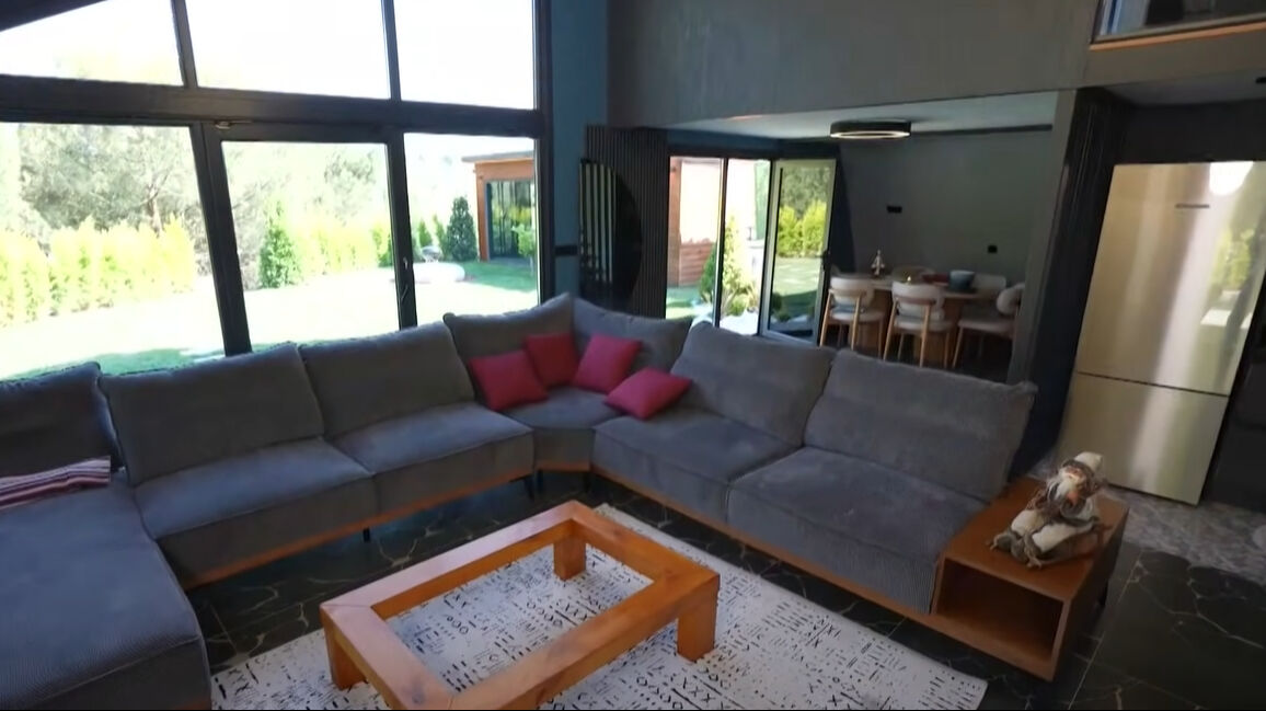 Ankaralı Yasemin, doğayla iç içe olan bağ evinin kapılarını ilk kez açtı! Manzarası hayran bıraktı Ankaralı Yasemin, doğayla iç içe bağ evinin kapılarını ilk kez açtı! Manzarası hayran bıraktı - 1. Resim