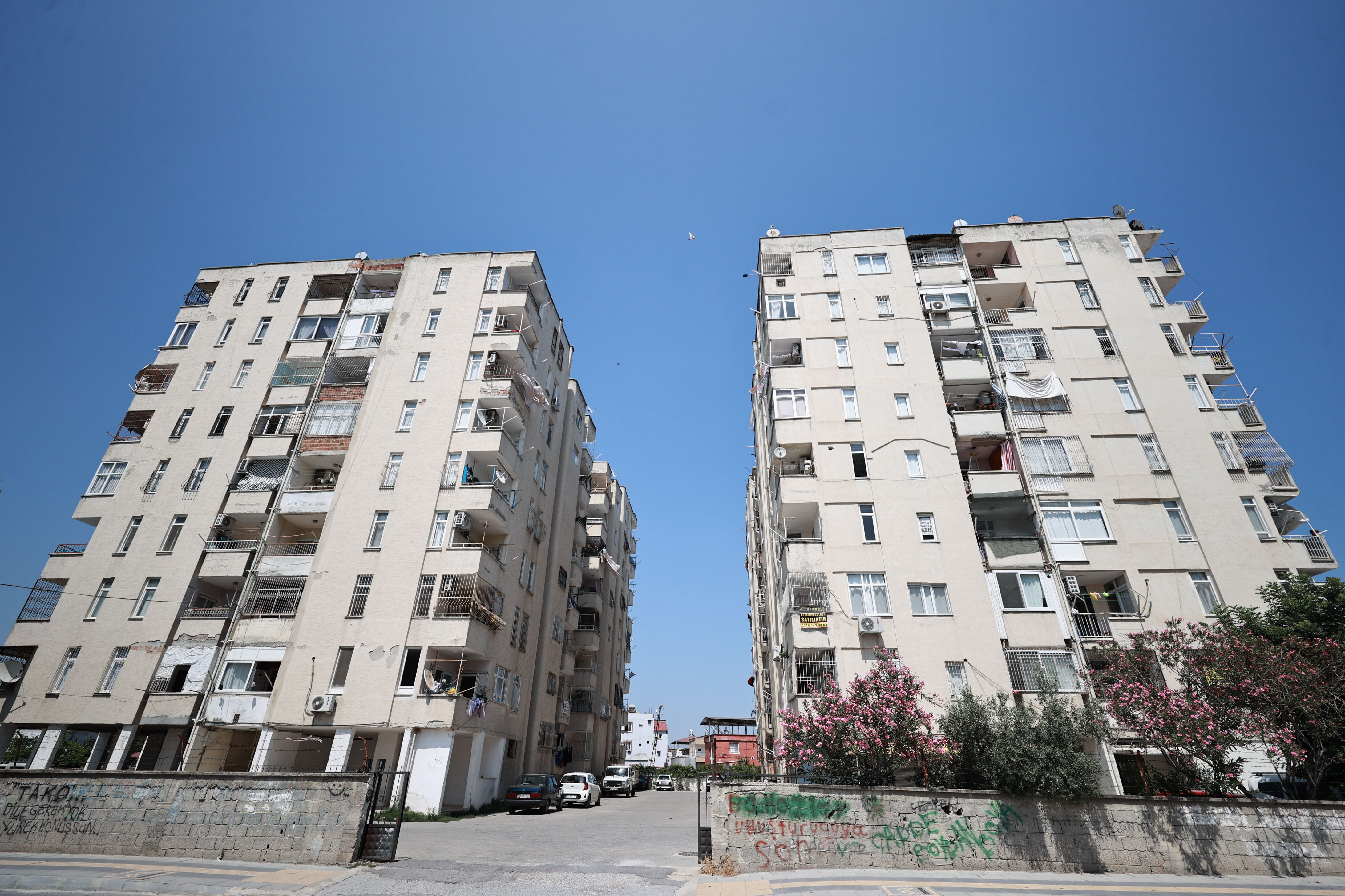 Girmediği ev kalmadı, ne bulursa çalıyor! Yakalanması için kafes kurdular - 3. Resim