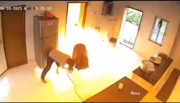 İzleyenleri hayrete düşüren olay! Tüpteki gaz kaçağı faciayla sonlandı - 1. Resim