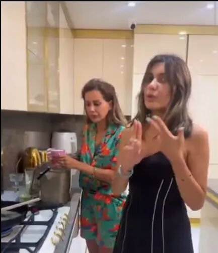 Nihal Candan’ın ölümünden günler sonra Bahar Candan ve Dilan Polat’tan tepki çeken helva paylaşımı! Nihal Candan’ın ölümünden günler sonra Bahar Candan ve Dilan Polat’tan tepki çeken helva paylaşımı! - 4. Resim