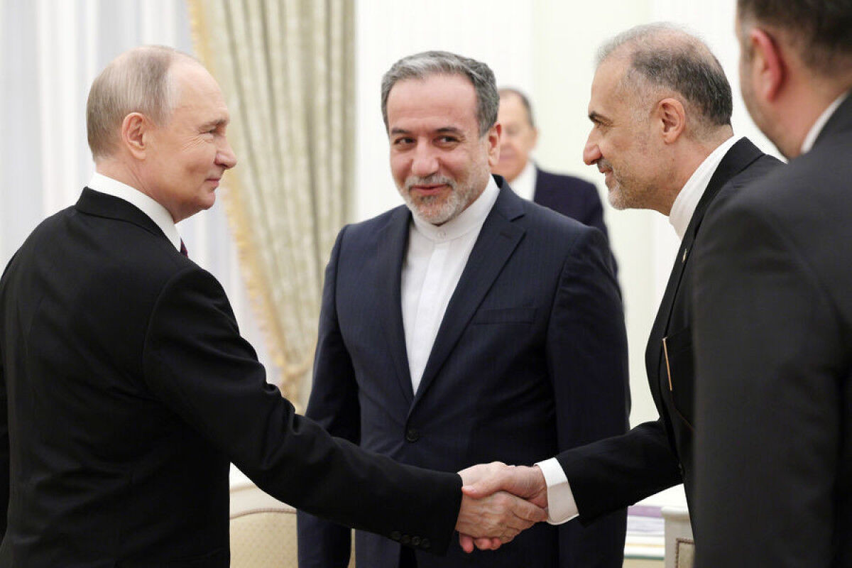 Putin'den Arakçi'ye sürpriz çağrı: Birlikte çıkış yolu arayalım Putin'den Arakçi'ye sürpriz çağrı: Birlikte çıkış yolu arayalım - 1. Resim