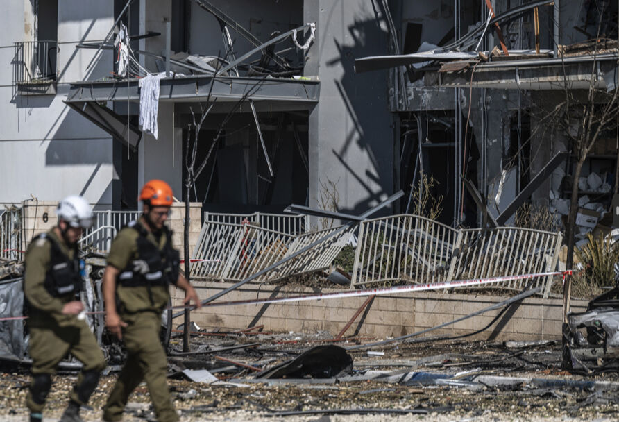 Rejim değişikliği çağrısının ardından İran'dan ABD'ye sert tehdit: 50 bin askerinizi tabutla geri göndereceğiz Rejim değişikliği çağrısının ardından İran'dan ABD'ye sert tehdit: 50 bin askerinizi tabutla geri göndereceğiz - 1. Resim