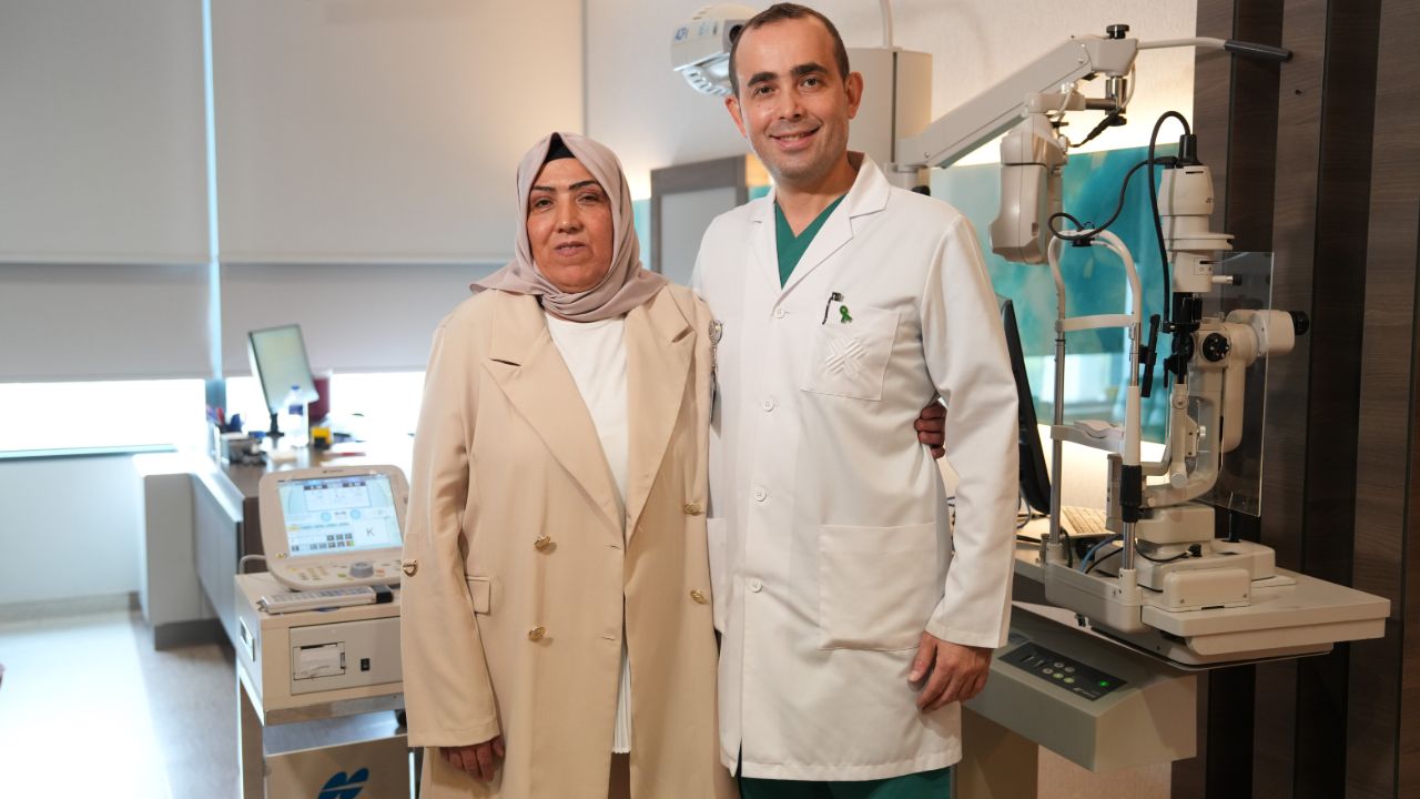 Riskli diye ameliyat yapılmamıştı... 20 yıl sonra yeniden görmeye başladı!