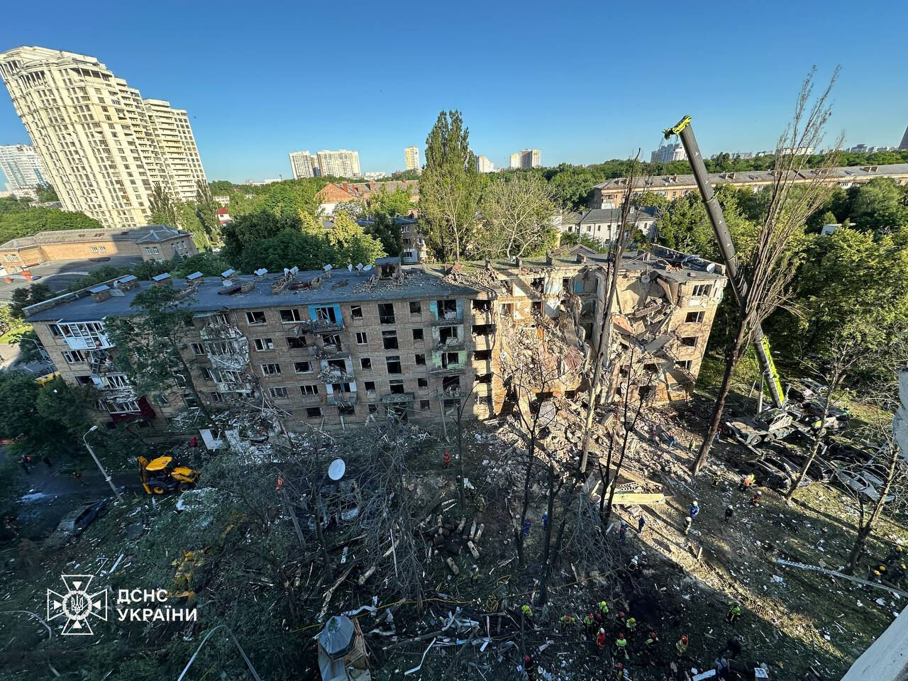 Rusya’dan intikam harekatı! Kiev'e bomba yağdı: Çok sayıda ölü ve yaralı var Rusya’dan intikam harekatı! Kiev'e bomba yağdı! Çok sayıda ölü ve yaralı var - 1. Resim