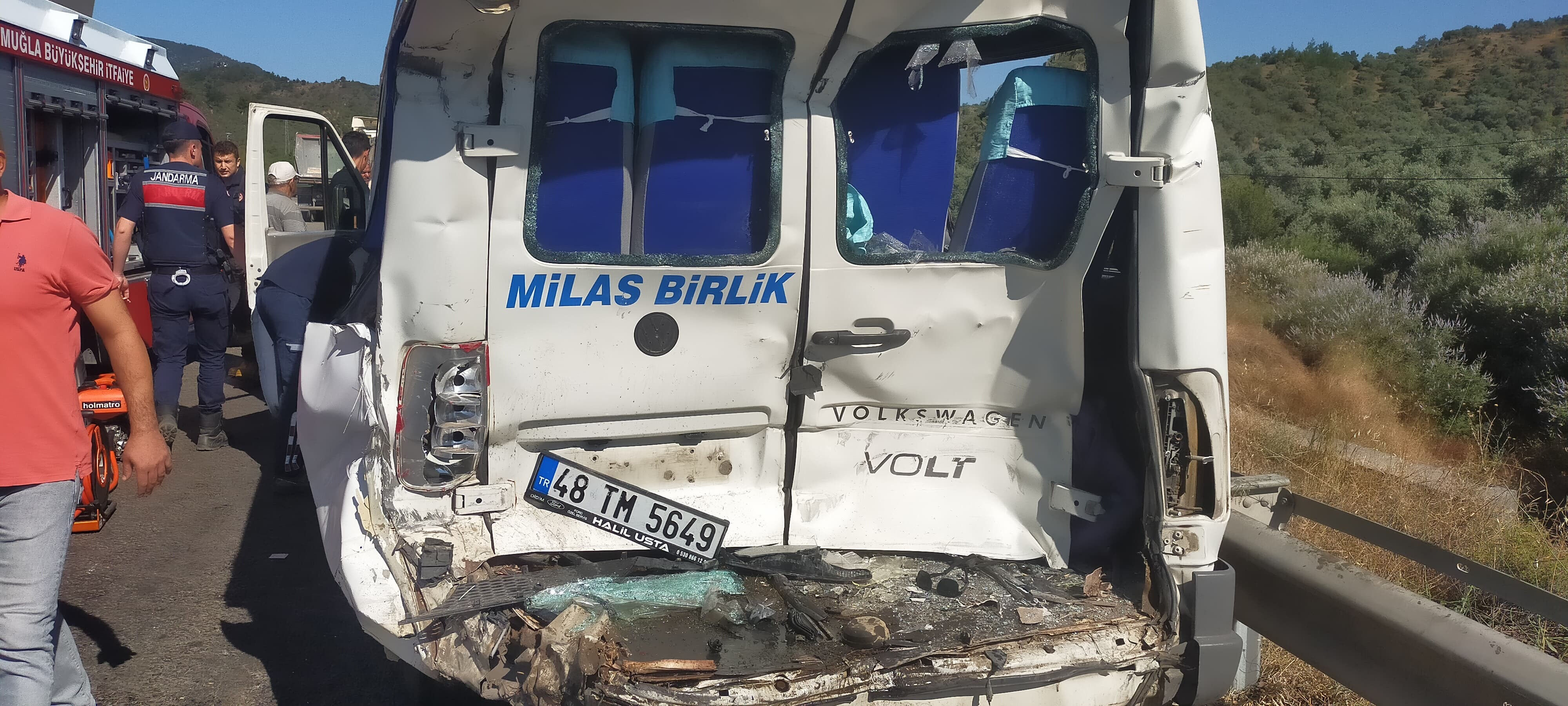 Beton mikseri, dolmuşu biçti! Ölü ve yaralılar var - 1. Resim