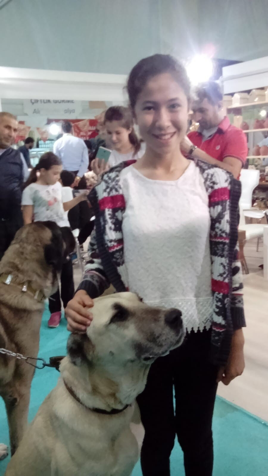 Günlerdir haber yok! Bir mesajla ortadan kayboldu: Antalya, Zeynep için seferber oldu - 1. Resim