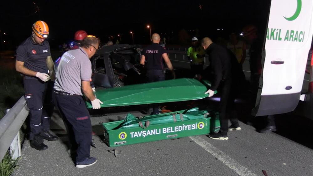 Kütahya'da kaza! Arabalar çarpıştı, ölü ve yaralılar var - 2. Resim