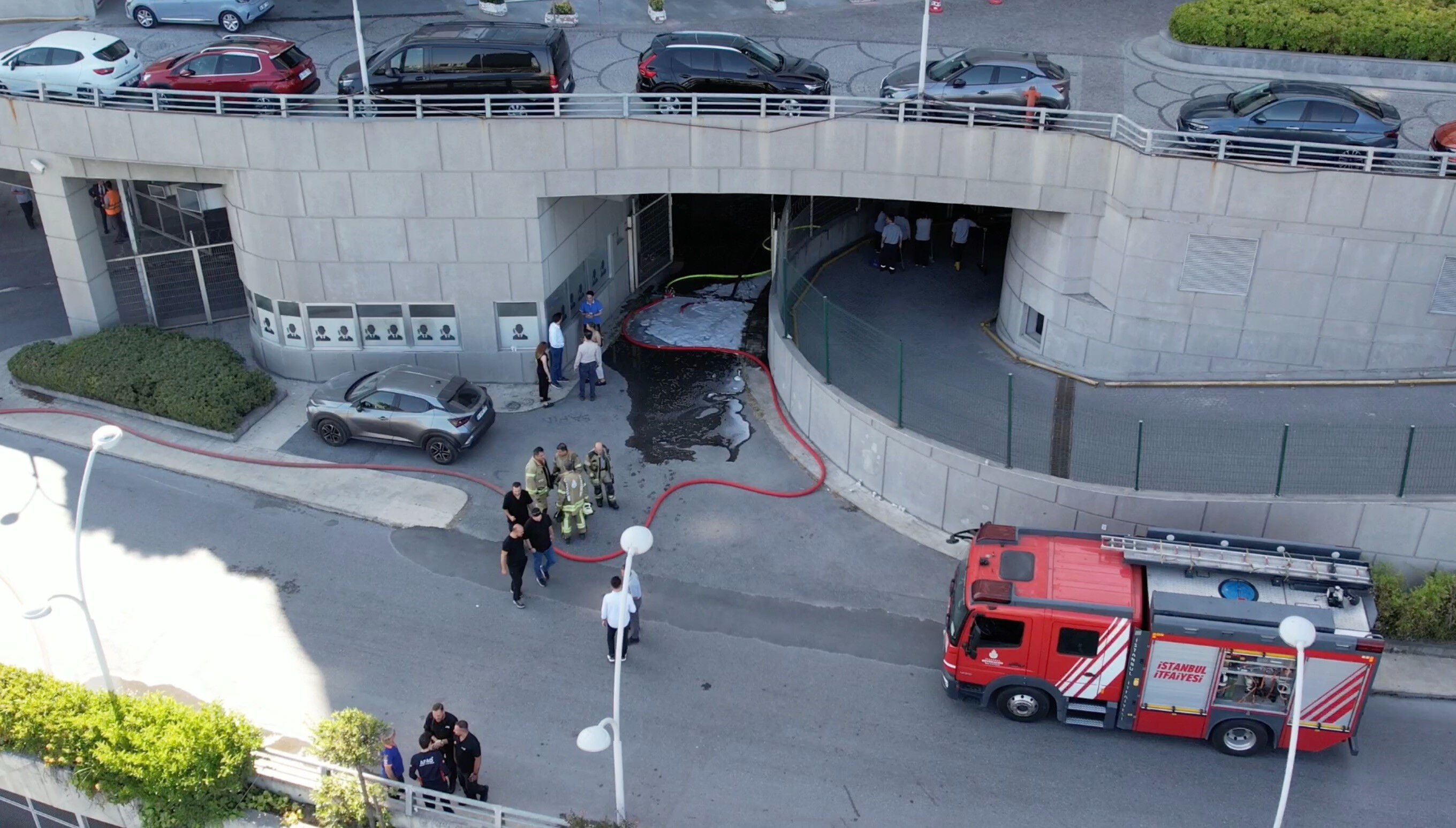 Mall of İstanbul'da yangın paniği! Ekipler müdahale etti - 1. Resim