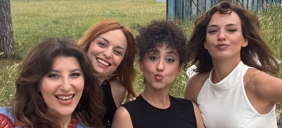 "Nilperi Şahinkaya-Fırat Çelik kavga etti, Şebnem Bozoklu sandalyeden düştü" iddiası! İlk açıklama... - 1. Resim