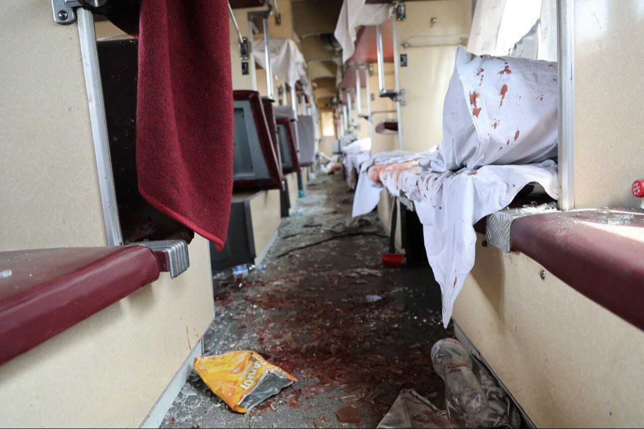 Yolcu trenine füze saldırısı: Ukrayna'nın Dnipro kenti kana bulandı - 2. Resim