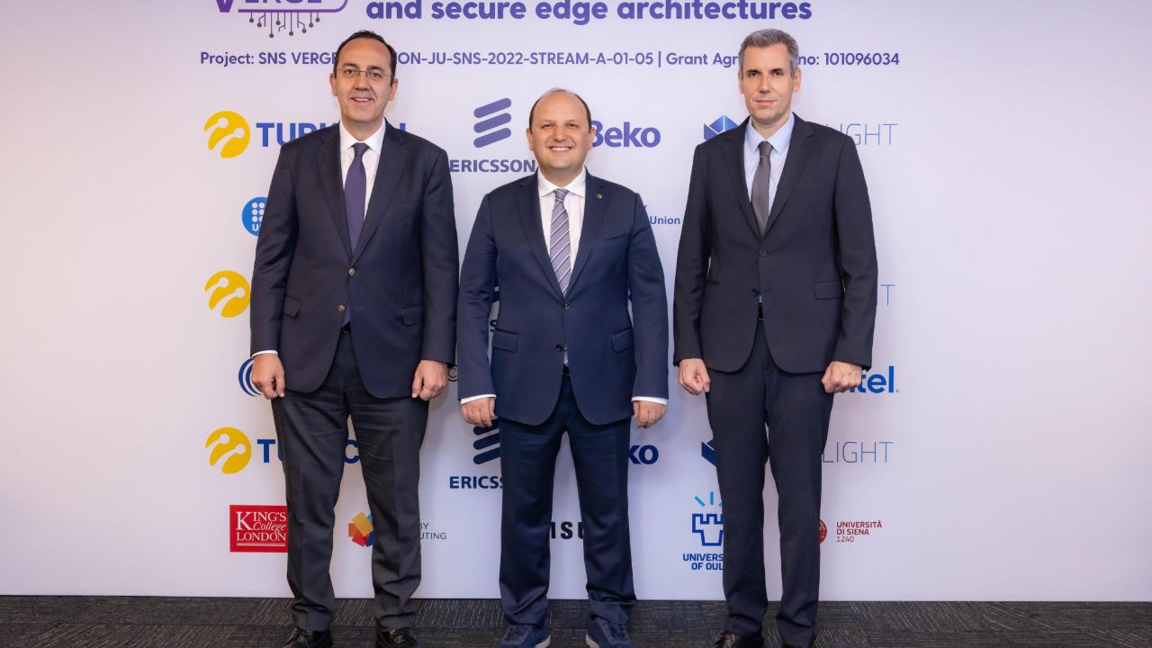 5G ile 300 km mesafeden gerçek zamanlı tasarım deneyimi 5G ile 300 km mesafeden gerçek zamanlı tasarım deneyimi