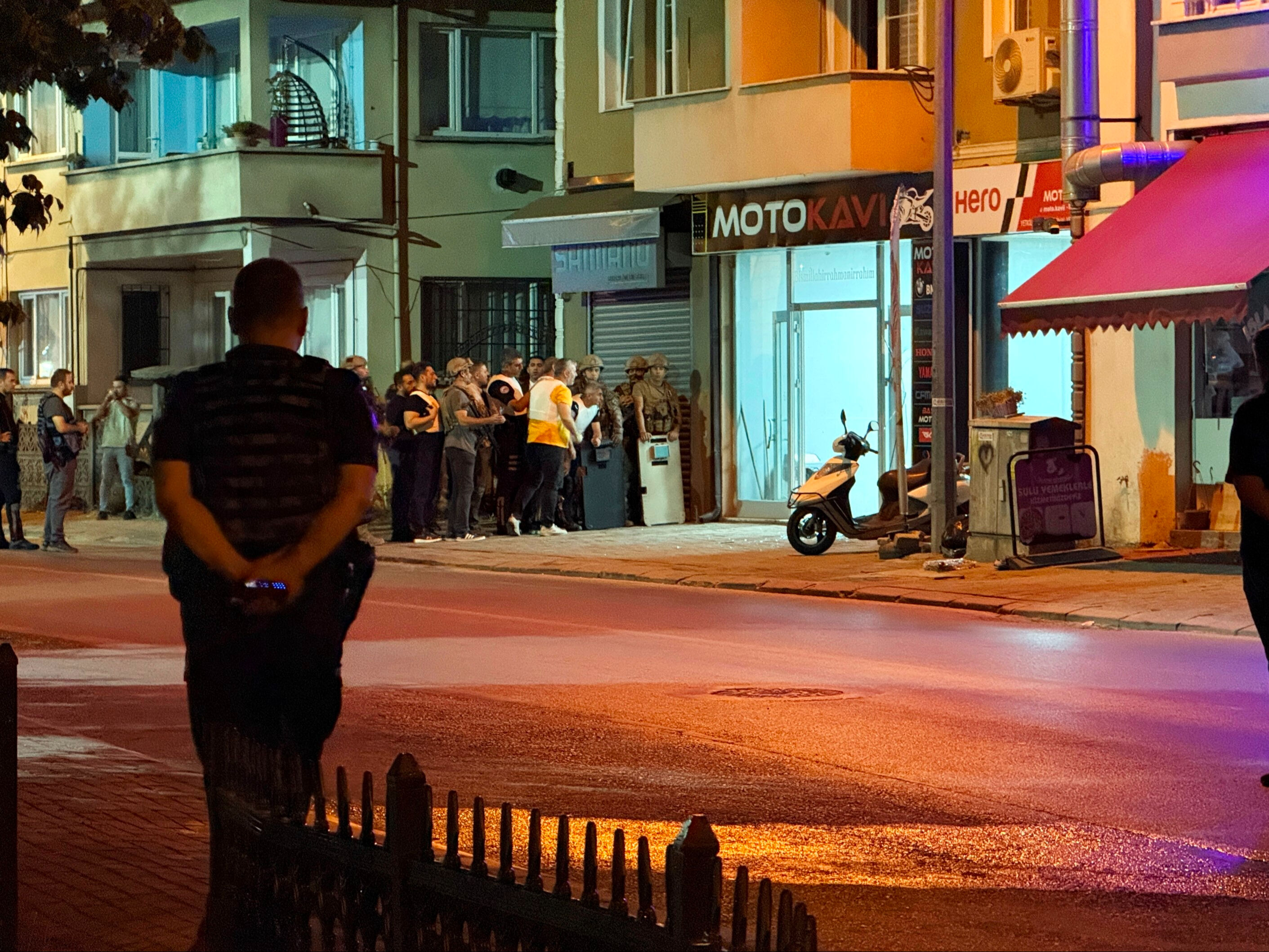 Bu olay film sahnelerinde bile yoktur! Polisle çatıştı, yaralandı, 6 saat direndi... Bu olay film sahnelerinde bile yoktur! Polisle çatıştı, yaralandı, 6 saat direndi... - 1. Resim