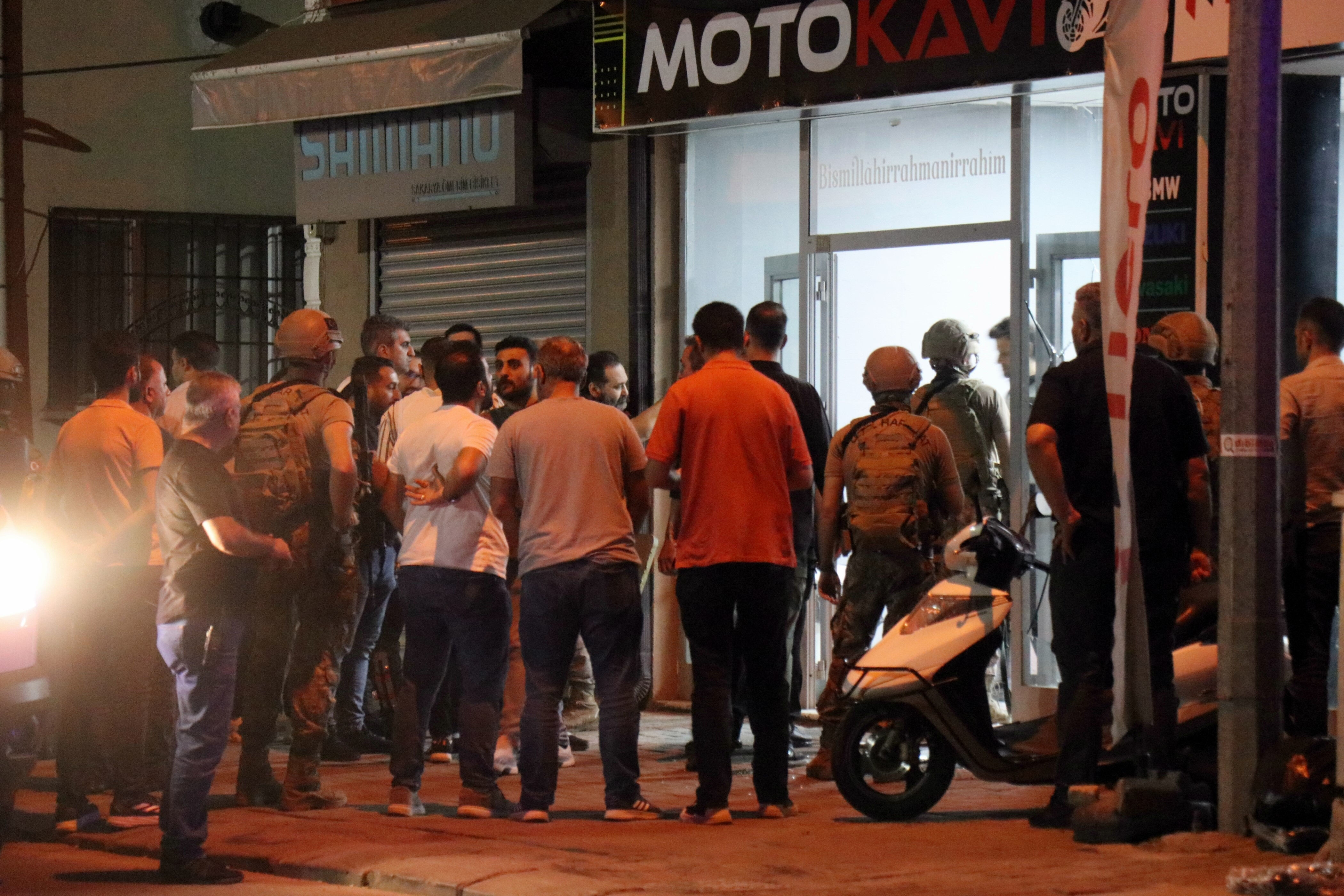 Bu olay film sahnelerinde bile yoktur! Polisle çatıştı, yaralandı, 6 saat direndi... Bu olay film sahnelerinde bile yoktur! Polisle çatıştı, yaralandı, 6 saat direndi... - 2. Resim